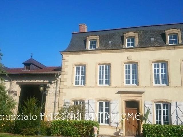 Exclusivité – Propriété de caractère / Petit château du Xvii. 545m² Mouzay