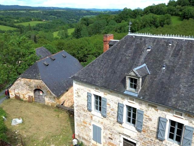 Exclusivite: Propriété quercynoise de caractère avec vue pa. 165m² Sarrazac