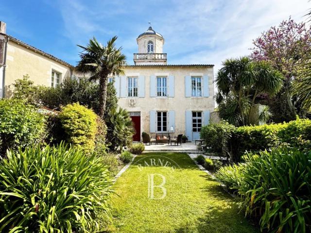 EXCLUSIVITÉ PROPRIÉTÉ UNIQUE À VENDRE SUR LE BOIS PLAGE EN RÉ PISCINE