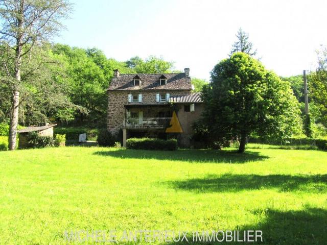 EXCLUSIVITE PRUINES Belle maison en pierre avec appartement at