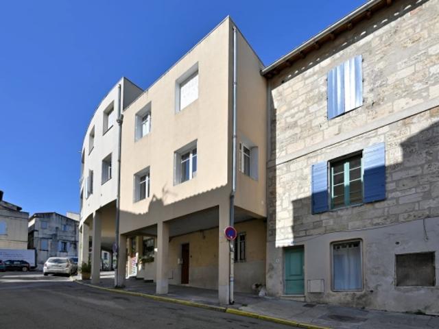 Exclusivité – Rare en centre historique: maison de ville avec patio!