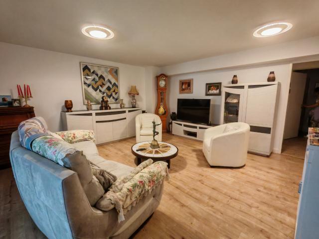 EXCLUSIVITE RARE SUR HENDAYE. GRAND F4 AVEC TERRASSE ET DOUBLE BOX