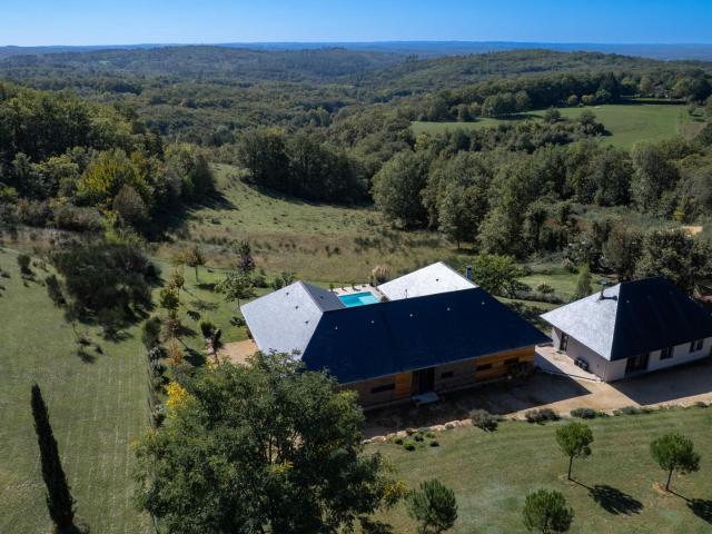 Exclusivite Remarquable Propriété de charme avec vue impre. 260m² Gourdon