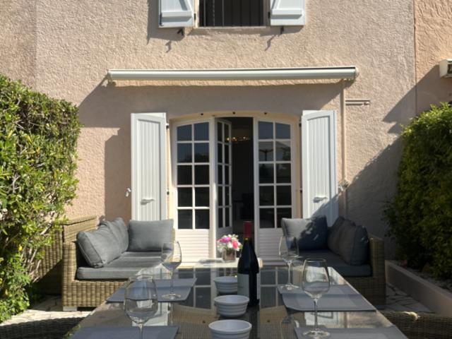 EXCLUSIVITE Résidence au pied du village de Grimaud