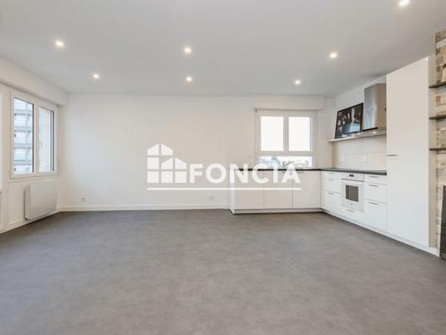 EXCLUSIVITE RUE DE FOUGERES A VENDRE TYPE 3 Beau T3 entièrement rénové au 3ᵉ étage