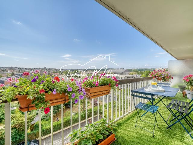 EXCLUSIVITE Rueil Triangle d’Or 4 pièces, 5e étage, balcons, jolie vue, parking en sous sol + cave
