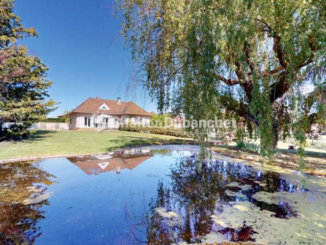 EXCLUSIVITÉ SAINT LEGER SUR ROANNE Villa 7 pièces avec piscine et étang