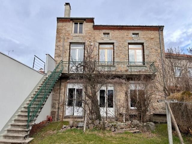 EXCLUSIVITE. SAINTE SIGOLENE, appartement type 3, jardin et gar