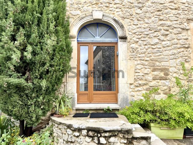 'Exclusivité Swixim Uzès' Appartement T4 de charme situé ent