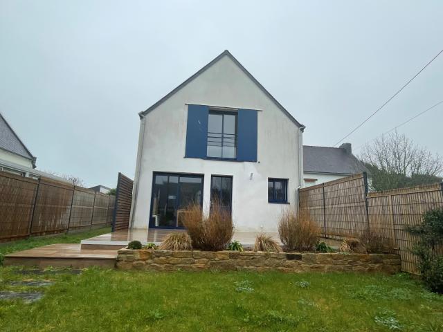 SOUS COMPROMIS EXCLUSIVITE ST PIERRE QUIBERON MAISON PARFAIT ETAT COMMERCES ET PLAGES A PIED