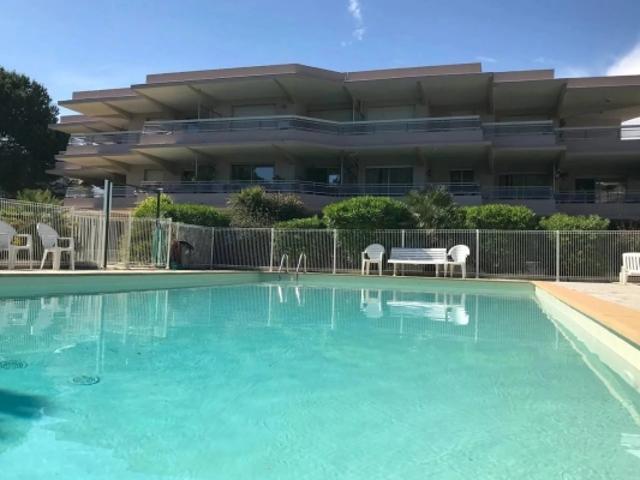 EXCLUSIVITÉ STUDIO 23M²+30M² TERRASSE ANTIBES APERÇU MER
