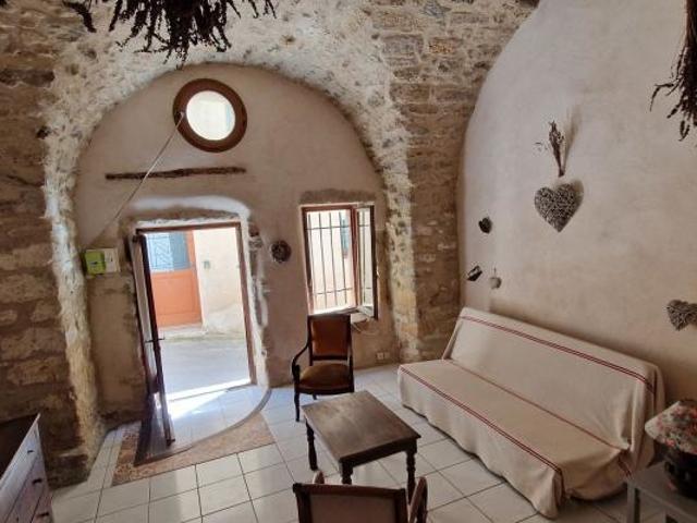 Exclusivité. Studio de caractère. Idéal pied à terre en Sud Luberon