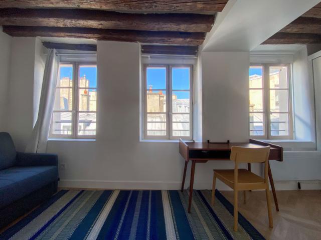 Exclusivité Studio de charme lumineux au coeur du Marais