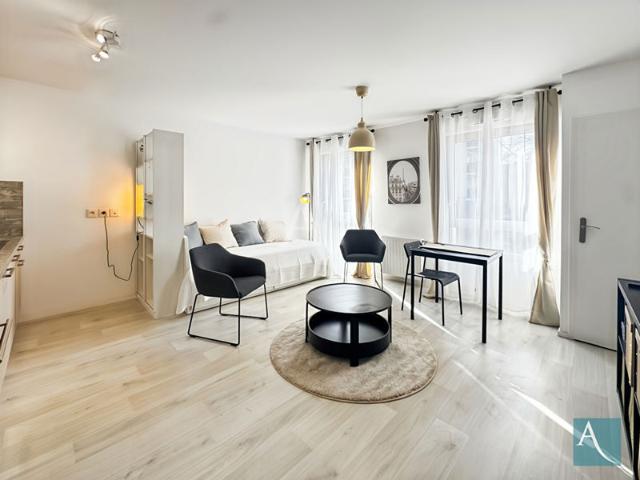 EXCLUSIVITÉ Studio meublé idéalement situé à Arpajon A seulement 10 minutes de la gare et du centre ville