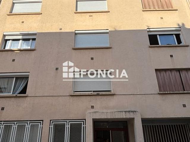 Exclusivite studio vendu libre avec ascenseur et place de parking privative