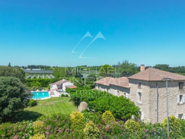 Exclusivité Superbe mas en pierre avec piscine et tennis entre L'Isle sur la Sorgue et Cavaillon