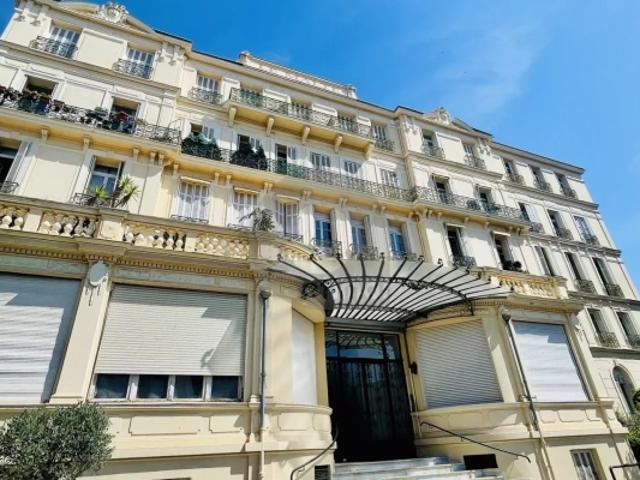 EXCLUSIVITE SUPERBE STUDIO PLEIN CENTRE VILLE