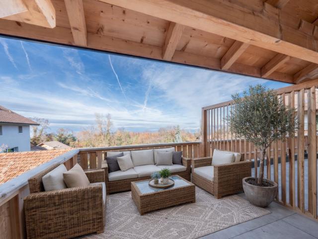 Exclusivité SUR LE GOLF D'EVIAN Duplex 4 pièces entre élégance et authenticité Frais de notaire réduits