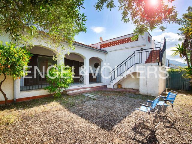Exclusividad con Engel & Völkers: Encantadora vivienda de un. 149m² Roses