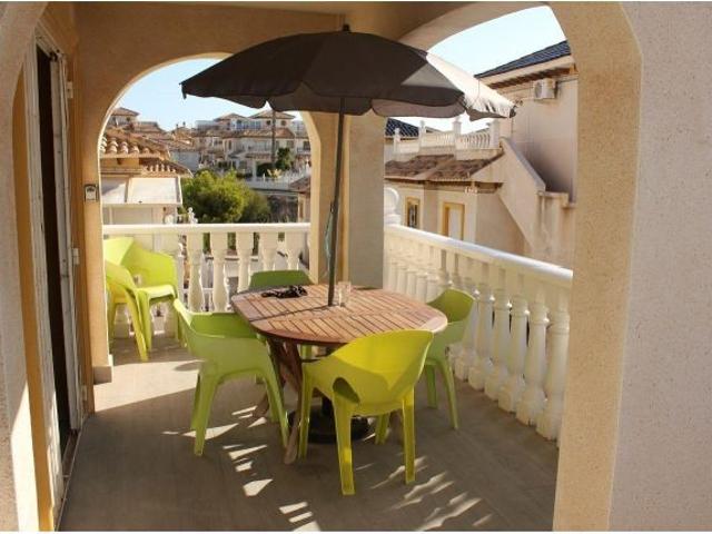 ? Exclusividad, espacio y vida al sol: tu villa de ensueño en Orihuela Costa ?