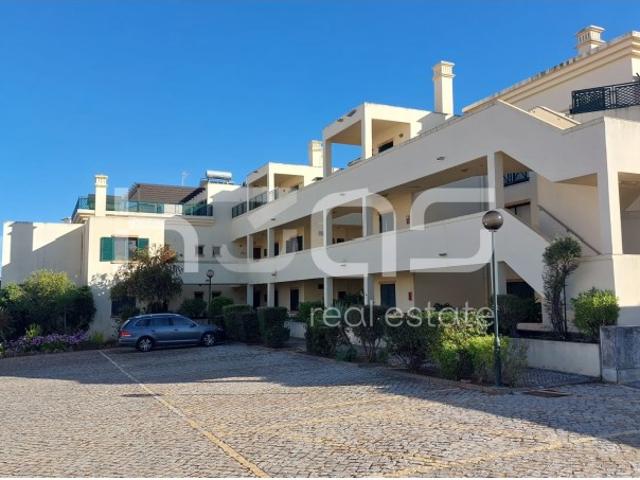 Exclusividade a 200 Metros do Mar T1 com Garagem em Condomínio Privado no Algarve | Albufeira
