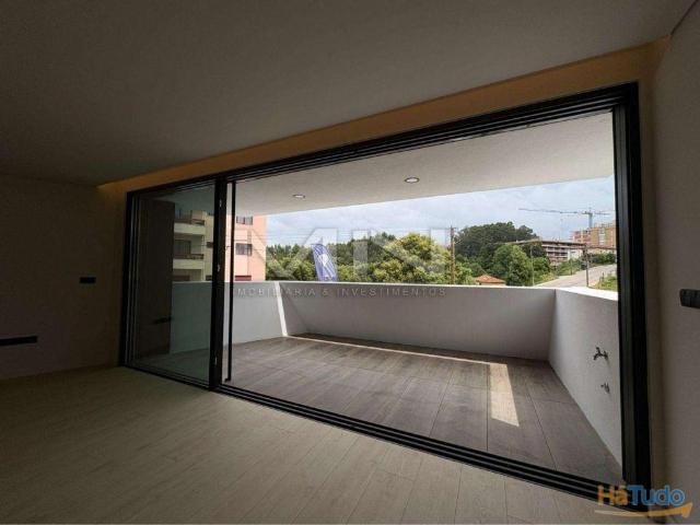 Exclusividade e Modernidade no Centro de Gondomar: Apartamento T1 Novo com Terraço | 26054085401