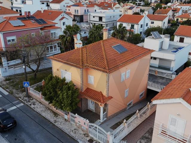 Exclusividade e Vista Rio: Moradia T5 Santa Iria da Azóia – Bairro Primavera