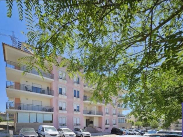 Exclusividade Imobiliária Lider Oferta de Verão oferecemos a escritura Apartamento T3 Al. das Figueiras Venda do Pinheiro