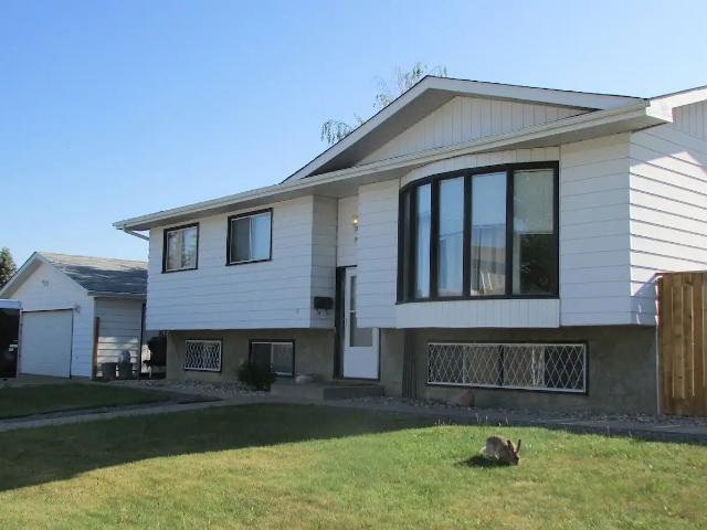 Executive 3 bed/2 bath Home with RV Parking in Grey Nuns LRT station Pet OK
