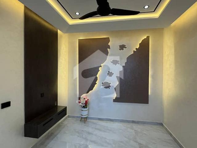 Executive 10 Marla House For Sale In Wapda City Canal Expressway Faisalabad
