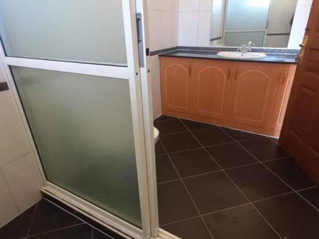 Executive 5 bedroom fully refurbished all ensuite with 2 bedroom guest wing