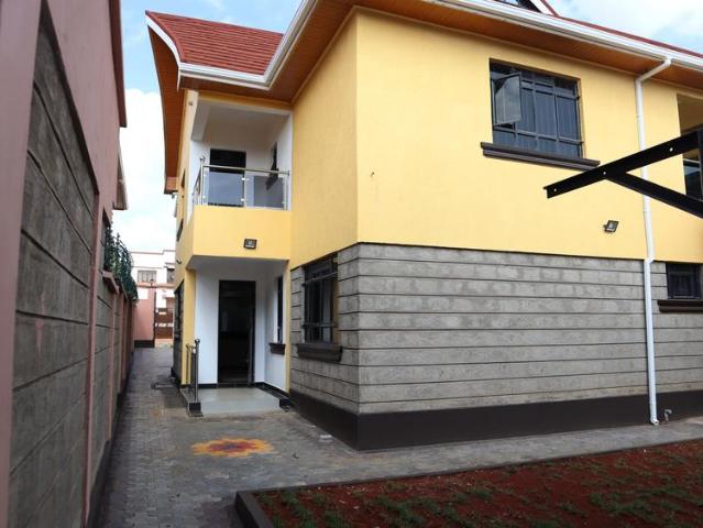 Executive 5 Bedrooms Maisonette Plus Servant Quaters For Sale inRuiru Kabogo Road selling at Kes. 28M in most Developed Neighborhood