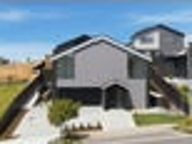 Executive Coastal Living in Orewa's Best Suburb