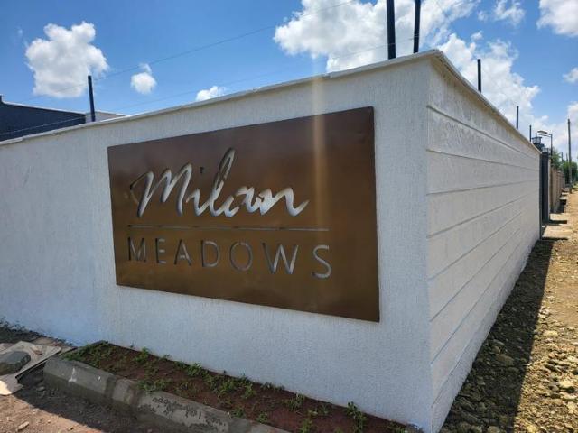 Executive all Ensuite 3 bedroom bungalow with a servants quarters and a fully fitted Kitchen in Kitengela