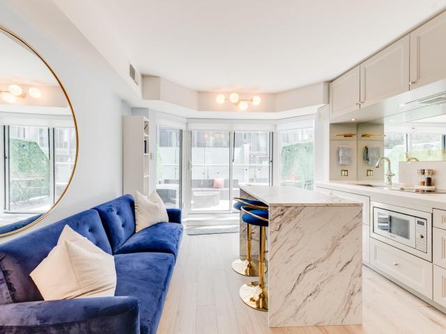 Executive Furnished Yorkville 1 Bed 1 Full Bathroom Residence with Private Terrace, Kitchen, & Gym