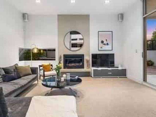 Executive Home Furnished