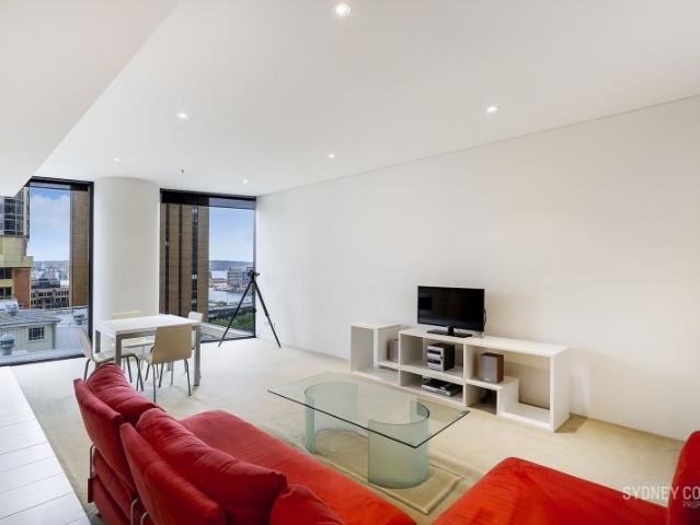 EXECUTIVE ONE BEDROOM IN THE COVE | Unfurnished