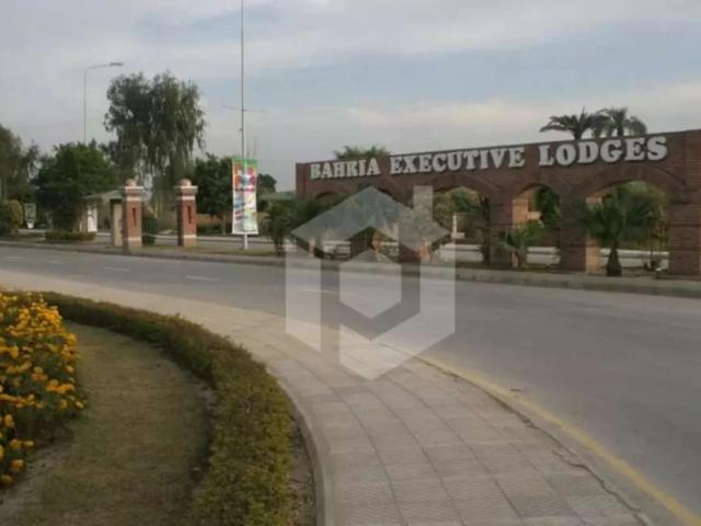 Executive lodges, 2 kanal Lahore Bahria Town ID 17002