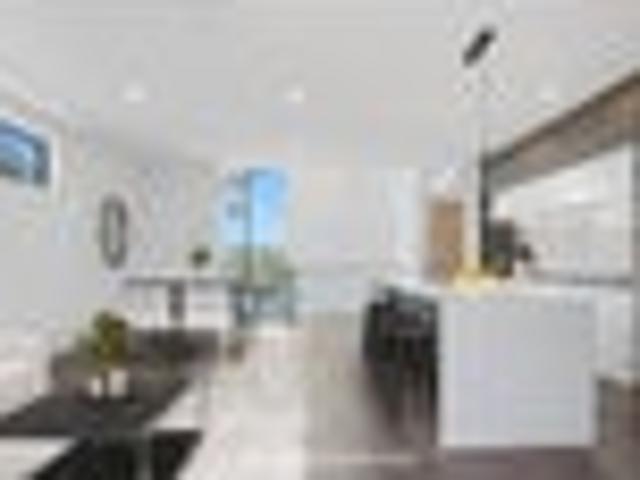 Executive Living in a Prime Coastal Location