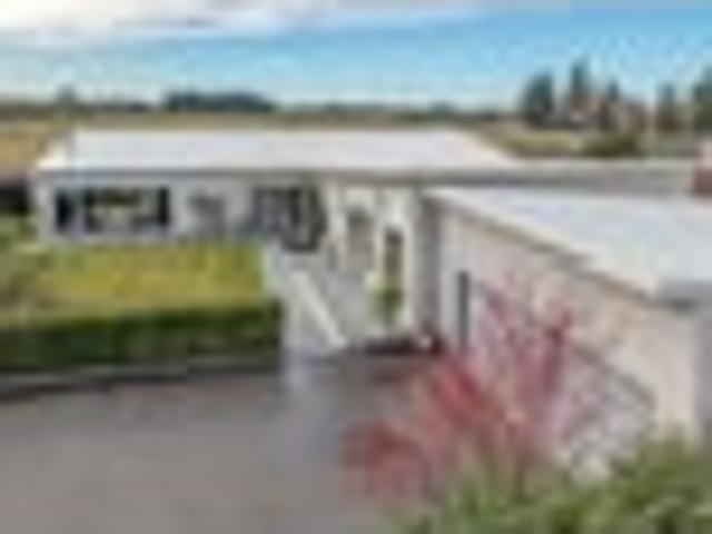 Executive living with space to impress