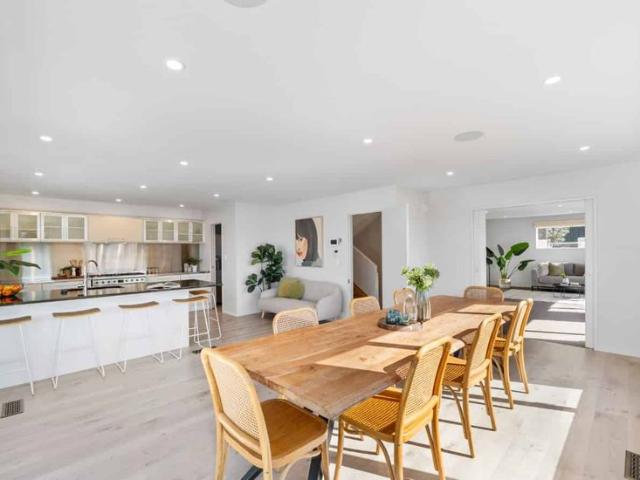 Executive Living with Spectacular Harbour Views