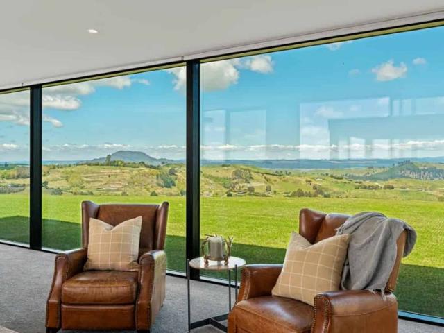 Executive Living with Unmatched Views – Kinloch