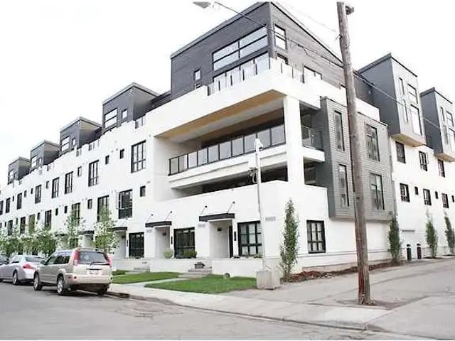 EXECUTIVE MOUNT ROYAL 1 BEDROOM CONDO PET FRIENDLY