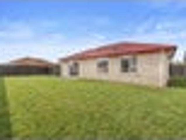 Executive Space. Calling Low $900,000s Buyers