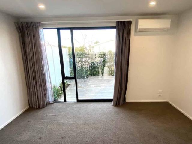 Executive Townhouse Available Short Term