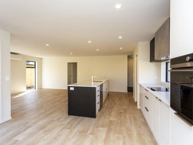 Executive Townhouse in St Albans!