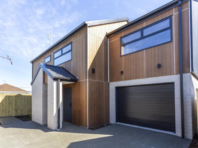 Executive Townhouse in St Albans!