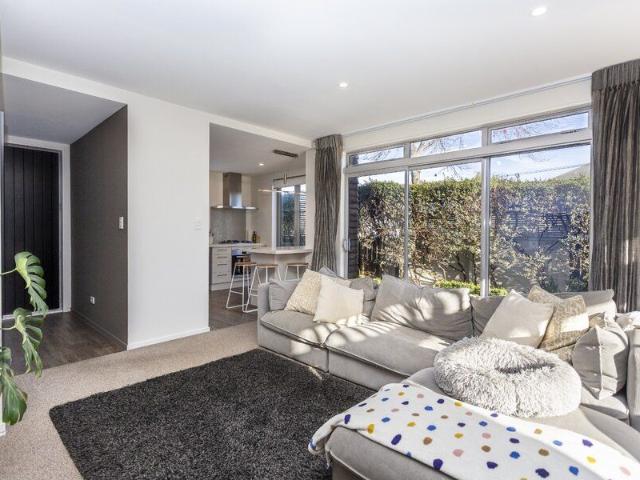 Executive three bedroom townhouse in a great area!