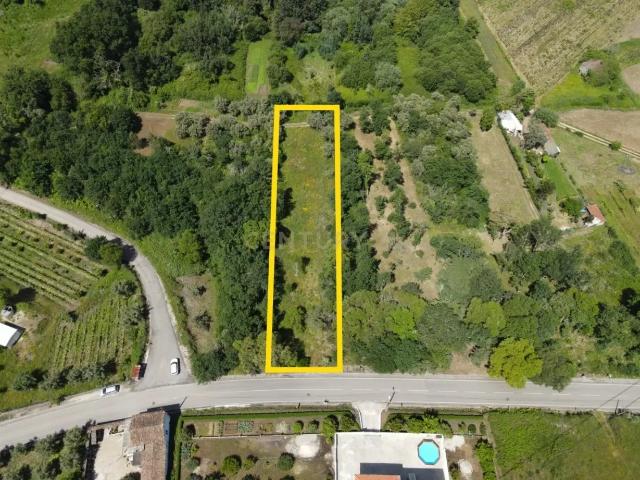 Exelente terreno de construção, boa localização, perto do rio