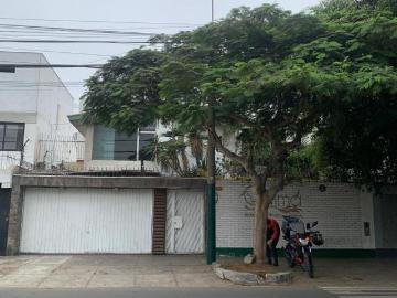 Exelente ubicacion av pedro venturo urb higuereta m ml x ml
